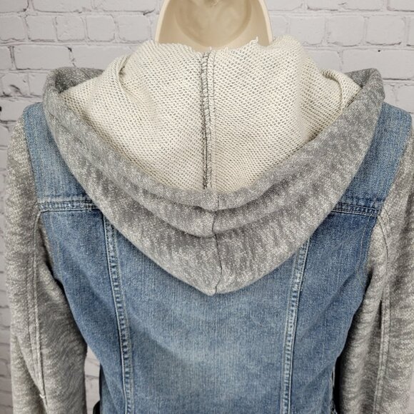 Free People Blue Denim Distressed Removable Knit Hood Jean Jacket Size Small S - Picture 10 of 14